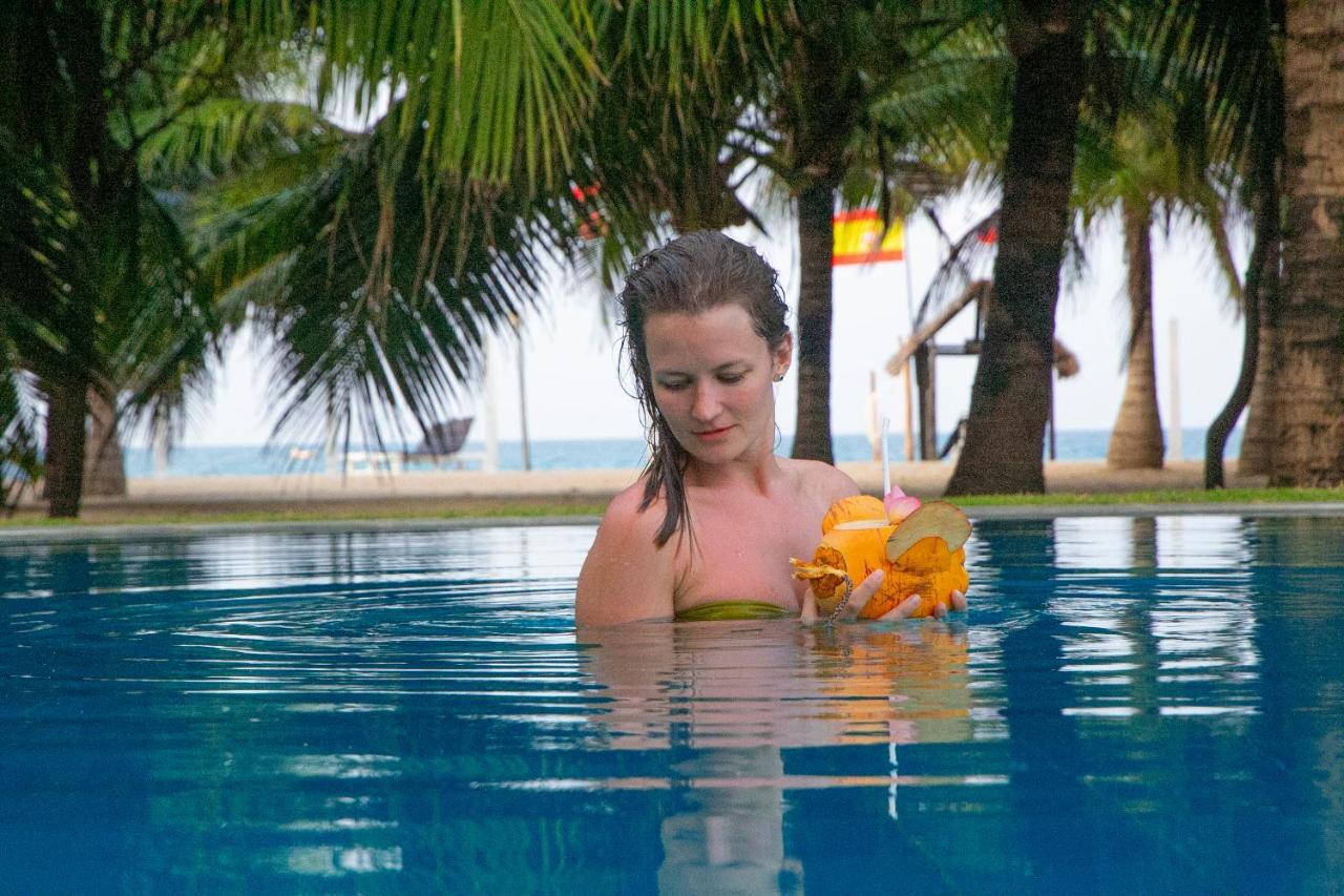Nn Beach Resort & Spa Nilaveli Exteriör bild