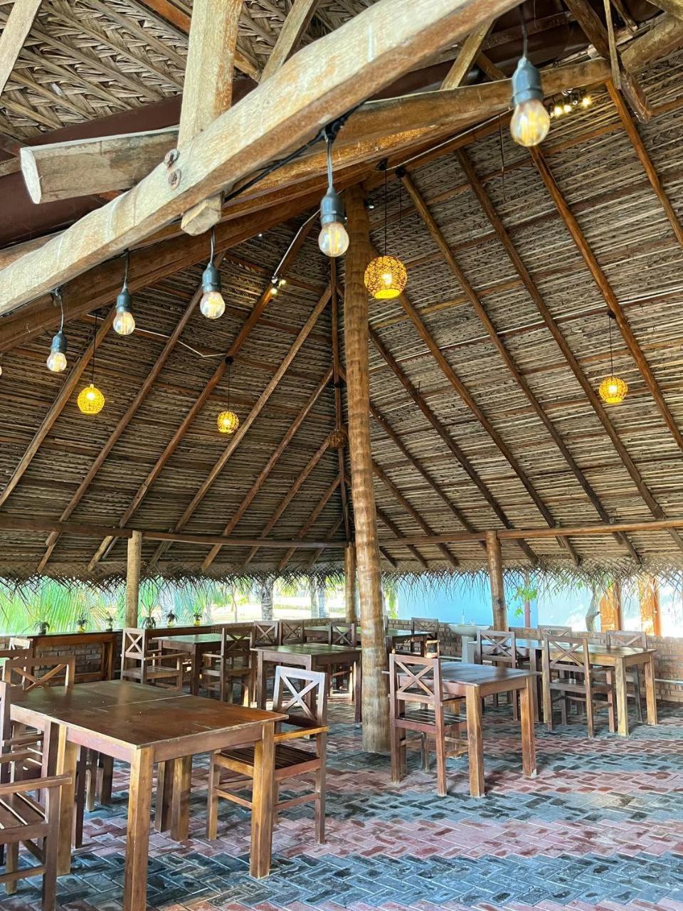 Nn Beach Resort & Spa Nilaveli Exteriör bild