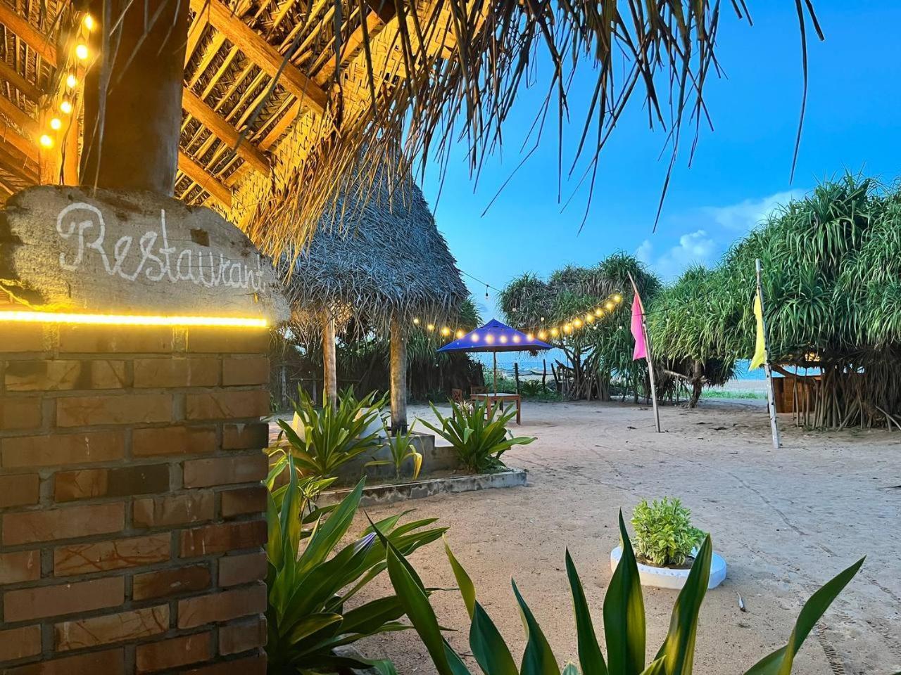 Nn Beach Resort & Spa Nilaveli Exteriör bild