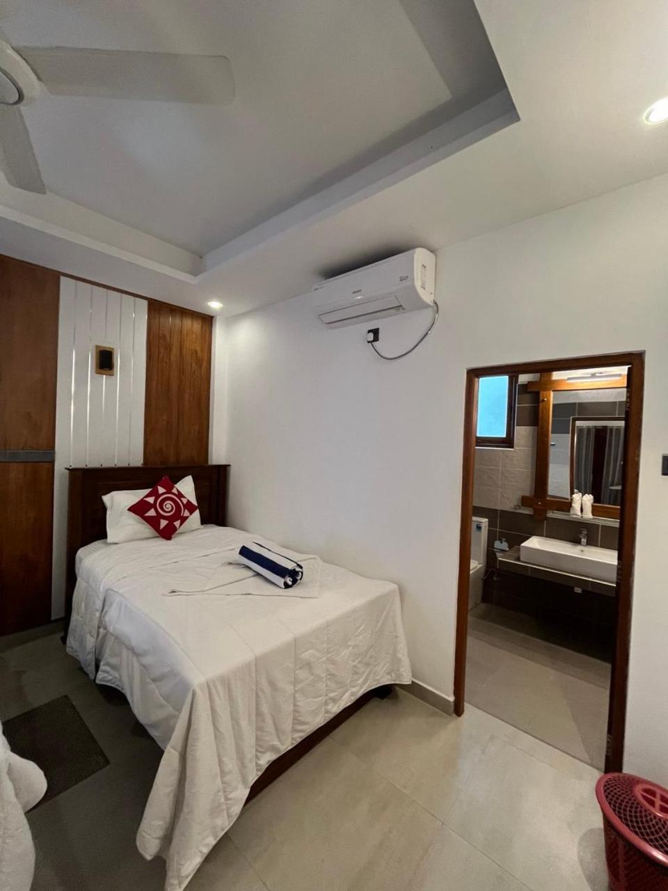 Nn Beach Resort & Spa Nilaveli Exteriör bild