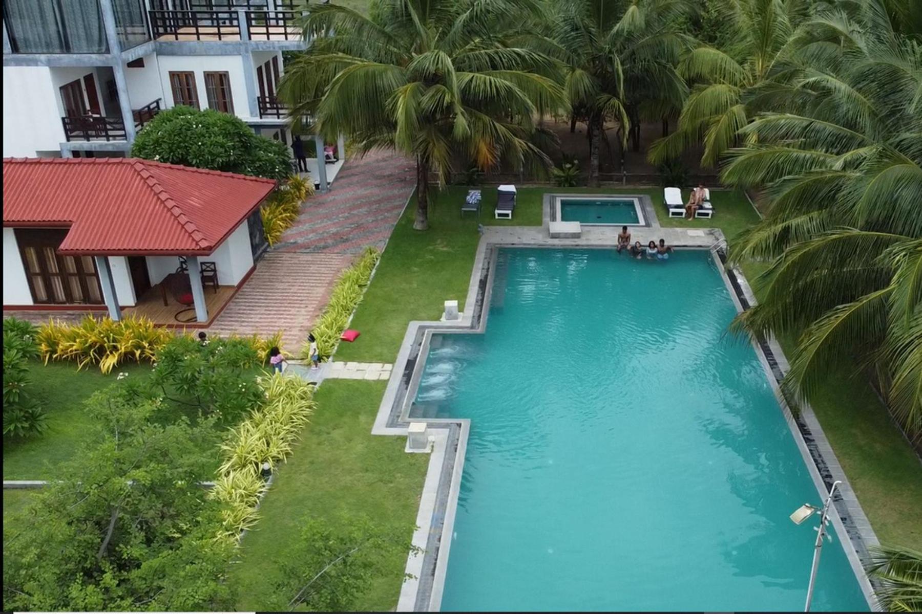 Nn Beach Resort & Spa Nilaveli Exteriör bild